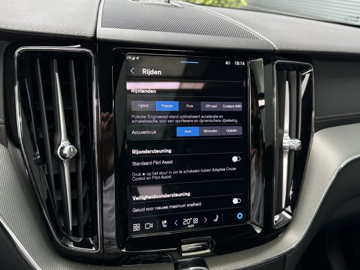 Volvo  XC60 2.0 T8 Plug-in hybrid AWD Ultra Dark Heico Sportiv | Actief Sportuitlaatsysteem | Luchtvering | H... ActivLease financial lease