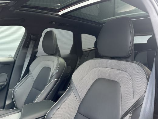 Volvo  XC60 2.0 T8 Plug-in hybrid AWD Ultra Dark Heico Sportiv | Actief Sportuitlaatsysteem | Luchtvering | H... ActivLease financial lease