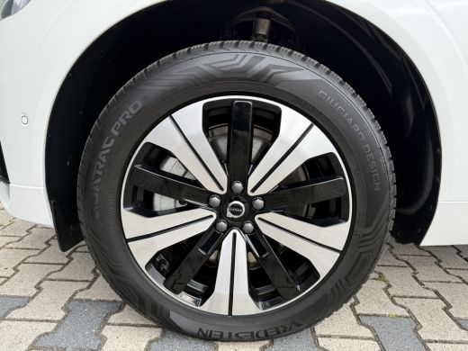 Volvo  XC60 T6 Plug-in hybrid AWD Plus Dark | Trekhaak | 360 Camera | Panoramadak | Elektrische Voorstoelen v... ActivLease financial lease