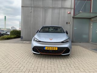 CUPRA Born Essential Limited Elektromotor 150 kW / 204 pk Hatchback Elektrische aandrijving