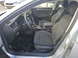 Skoda Superb Combi Style iV 218pk | Elektrische stoelen met memory | App Connect l Elektr. Achterklep | Camera...
