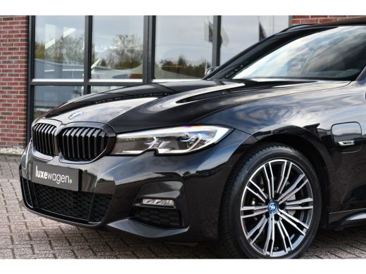 BMW 3 Serie Touring 330e M-Sport Pano HUD El-zetels laser-LED Camera ActivLease financial lease