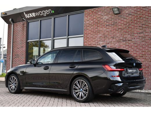 BMW 3 Serie Touring 330e M-Sport Pano HUD El-zetels laser-LED Camera ActivLease financial lease