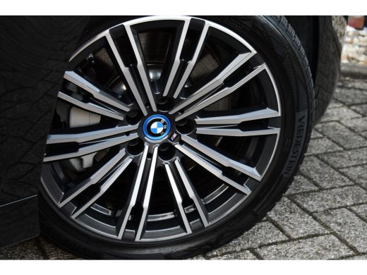 BMW 3 Serie Touring 330e M-Sport Pano HUD El-zetels laser-LED Camera ActivLease financial lease