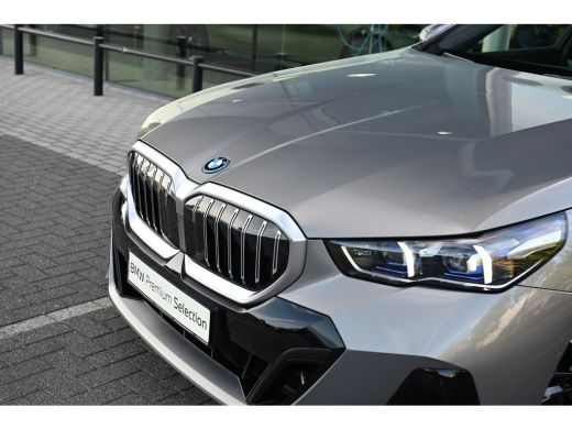 BMW 5 Serie Touring 530e M Sport Automaat / Trekhaak / Active Cruise Control / Achteruitrijcamera / M Sport o... ActivLease financial lease
