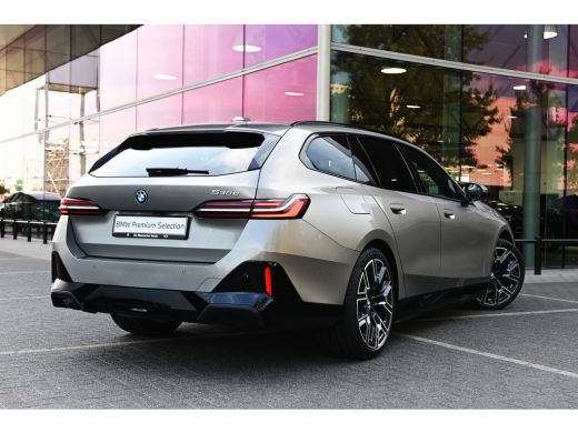 BMW 5 Serie Touring 530e M Sport Automaat / Trekhaak / Active Cruise Control / Achteruitrijcamera / M Sport o... ActivLease financial lease