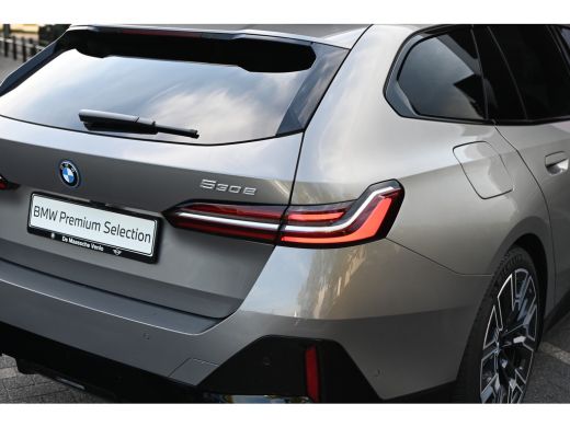 BMW 5 Serie Touring 530e M Sport Automaat / Trekhaak / Active Cruise Control / Achteruitrijcamera / M Sport o... ActivLease financial lease