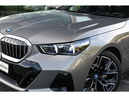 BMW 5 Serie Touring 530e M Sport Automaat / Trekhaak / Active Cruise Control / Achteruitrijcamera / M Sport o... ActivLease financial lease