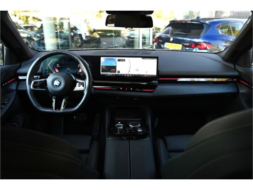 BMW 5 Serie Touring 530e M Sport Automaat / Trekhaak / Active Cruise Control / Achteruitrijcamera / M Sport o... ActivLease financial lease