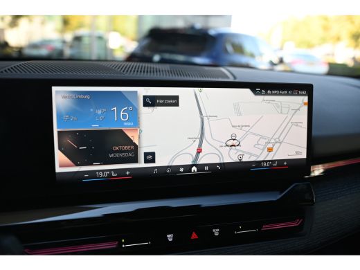 BMW 5 Serie Touring 530e M Sport Automaat / Trekhaak / Active Cruise Control / Achteruitrijcamera / M Sport o... ActivLease financial lease