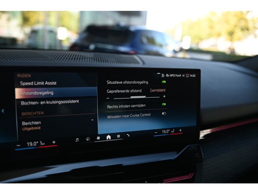 BMW 5 Serie Touring 530e M Sport Automaat / Trekhaak / Active Cruise Control / Achteruitrijcamera / M Sport o... ActivLease financial lease