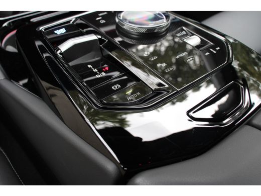 BMW i5 eDrive40 84kWh | ORIGINEEL NL! | B&W AUDIO | CAMERA | LUXE LEDER | STOELVERWARMING | DEALER OH! ActivLease financial lease