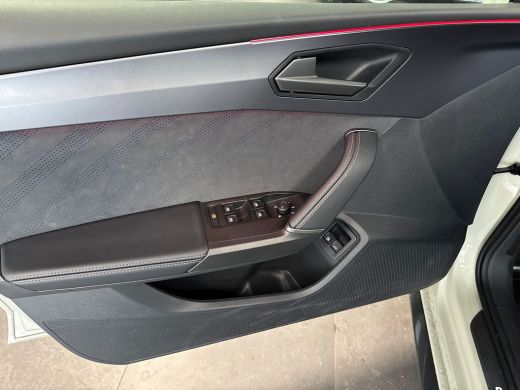 CUPRA Leon Sportstourer 1.5 204pk TSI e-Hybrid Business Panoramadak | Adaptive cruise control | Garbi Copper 18 inch ActivLease financial lease