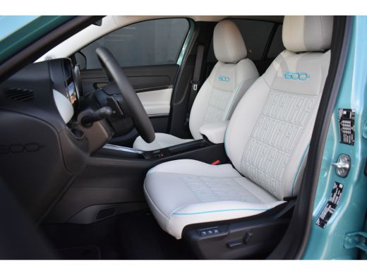 Fiat 600 1.2 Hybrid La Prima 145pk Automaat VOORRAAD-ACTIE! | Vol-Leder | Adaptive Cruise | Elektr. Stoele... ActivLease financial lease