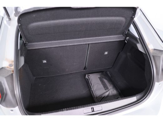 Opel Corsa 1.2 100pk Elegance | Navi By App | Stuurverwarming | Airco | Lichtmetalen Velgen | Cruise Control ActivLease financial lease