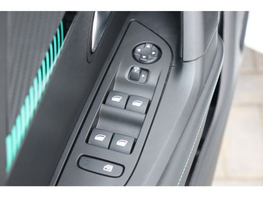 Peugeot 2008 1.2 PURETECH 130PK ALLURE PACK AUTOMAAT / NAVI / LEDER / CLIMA / LED / PDC / 17" LMV / CAMERA / K... ActivLease financial lease