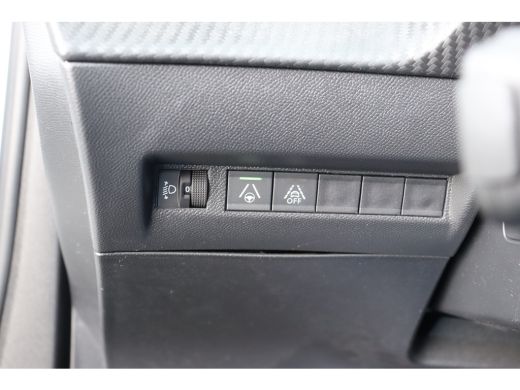 Peugeot 2008 1.2 PURETECH 130PK ALLURE PACK AUTOMAAT / NAVI / LEDER / CLIMA / LED / PDC / 17" LMV / CAMERA / K... ActivLease financial lease
