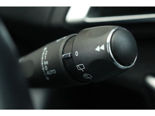 Peugeot 3008 1.6 HYbrid 225 Allure | Keyless | Navi | Camera | Carplay | DAB | Cruise | LED | Keyless | Navi |... ActivLease financial lease