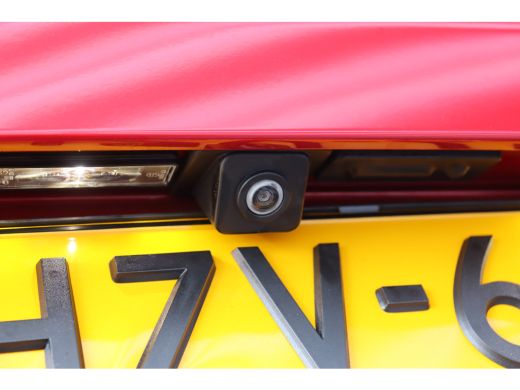 Peugeot 3008 1.6 PURETECH 180PK GT PACK AUTOMAAT / NAVI / LEDER / CLIMA / AGR / PDC / 19" LMV / CAMERA / 1500K... ActivLease financial lease