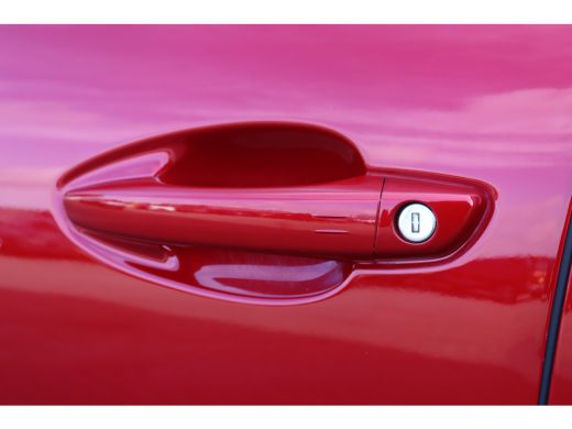 Peugeot 3008 1.6 PURETECH 180PK GT PACK AUTOMAAT / NAVI / LEDER / CLIMA / AGR / PDC / 19" LMV / CAMERA / 1500K... ActivLease financial lease