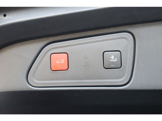 Peugeot 3008 1.6 PURETECH 180PK GT PACK AUTOMAAT / NAVI / LEDER / CLIMA / AGR / PDC / 19" LMV / CAMERA / 1500K... ActivLease financial lease