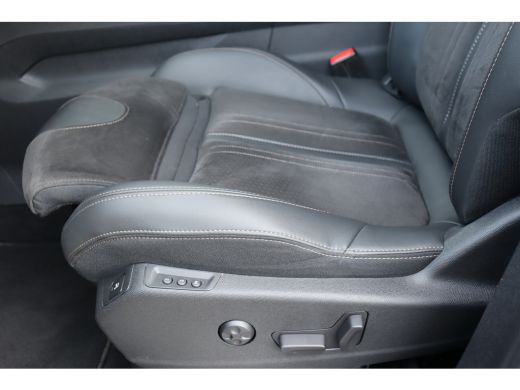 Peugeot 3008 1.6 PURETECH 180PK GT PACK AUTOMAAT / NAVI / LEDER / CLIMA / AGR / PDC / 19" LMV / CAMERA / 1500K... ActivLease financial lease