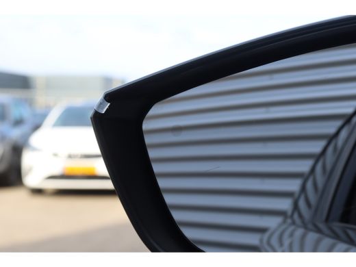 Peugeot 308 SW 1.2 PURETECH 130PK GT PACK AUTOMAAT / NAVI / LEDER / CLIMA / PDC / 18" LMV / CAMERA / KEYLESS ... ActivLease financial lease