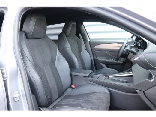 Peugeot 308 SW 1.2 PURETECH 130PK GT PACK AUTOMAAT / NAVI / LEDER / CLIMA / PDC / 18" LMV / CAMERA / KEYLESS ... ActivLease financial lease