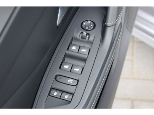 Peugeot 308 SW 1.2 PURETECH 130PK GT PACK AUTOMAAT / NAVI / LEDER / CLIMA / PDC / 18" LMV / CAMERA / KEYLESS ... ActivLease financial lease