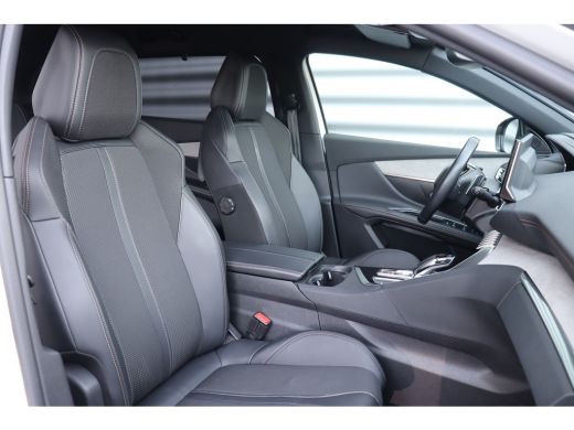 Peugeot 5008 1.2 PURETECH 130PK 7-ZITS GT AUTOMAAT / NAVI / LEDER / CLIMA / PDC / 18" LMV / CAMERA / KEYLESS /... ActivLease financial lease