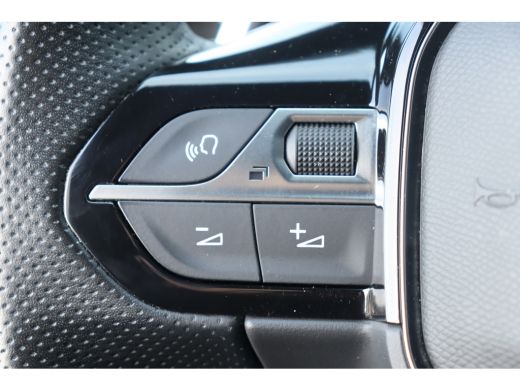 Peugeot 5008 1.2 PURETECH 130PK 7-ZITS GT AUTOMAAT / NAVI / LEDER / CLIMA / PDC / 18" LMV / CAMERA / KEYLESS /... ActivLease financial lease