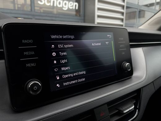 Skoda Scala 1.0 TSI 110 pk Ambition 7-DSG | Apple carplay | Getint glas | Cruise control | ActivLease financial lease