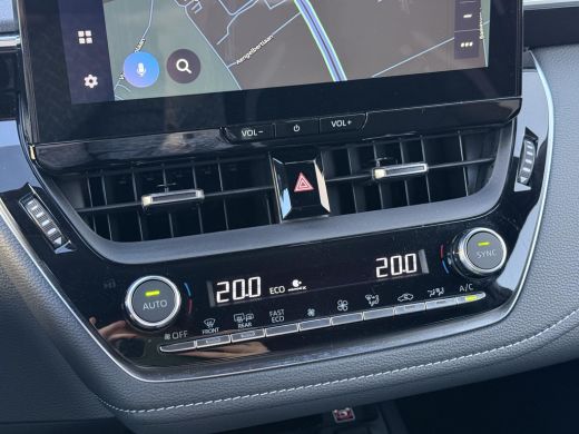 Toyota Corolla Touring Sports Hybrid 140 GR Sport **STOEL EN STUURWIELVERWARMING/ DODEHOEK DETECTIE/ PARKEERSENSOREN/ GARANTIE** ActivLease financial lease