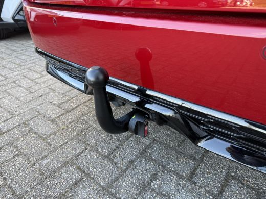 Toyota Corolla Touring Sports Hybrid 140 GR Sport **STOEL EN STUURWIELVERWARMING/ DODEHOEK DETECTIE/ PARKEERSENSOREN/ GARANTIE** ActivLease financial lease