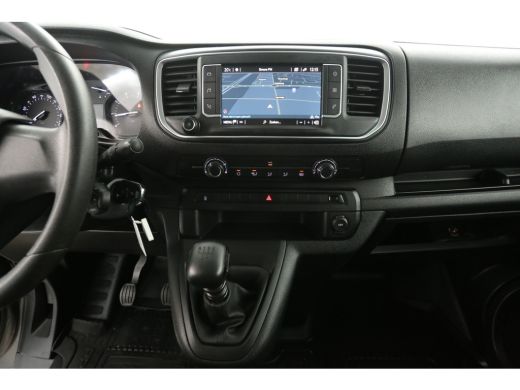 Toyota ProAce 2.0 D-4D L3H1 | DC | Airco | Camera | Carplay | Trekh. | Cruise | Parkeersens. ActivLease financial lease