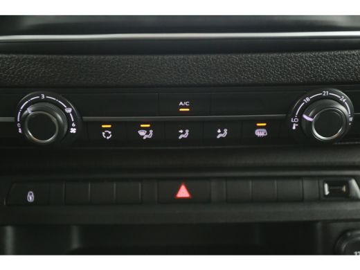 Toyota ProAce 2.0 D-4D L3H1 | DC | Airco | Camera | Carplay | Trekh. | Cruise | Parkeersens. ActivLease financial lease