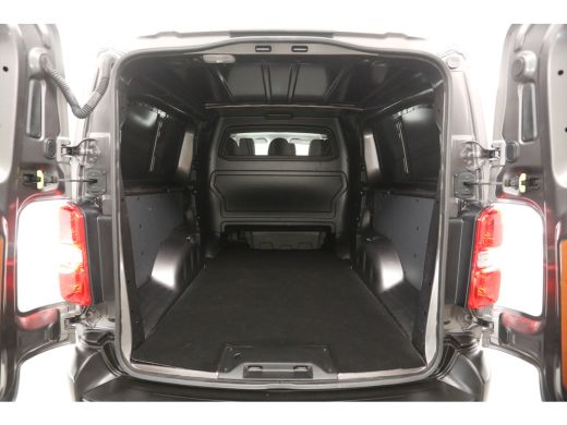 Toyota ProAce 2.0 D-4D L3H1 | DC | Airco | Camera | Carplay | Trekh. | Cruise | Parkeersens. ActivLease financial lease