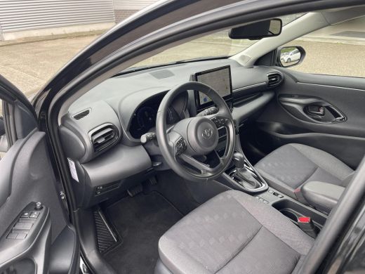 Toyota Yaris 1.5 Hybrid 115 First Edition ActivLease financial lease