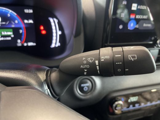 Toyota Yaris 1.5 Hybrid 115 First Edition ActivLease financial lease