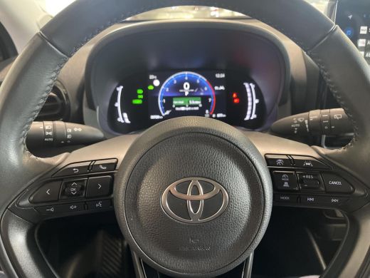 Toyota Yaris 1.5 Hybrid 115 First Edition ActivLease financial lease