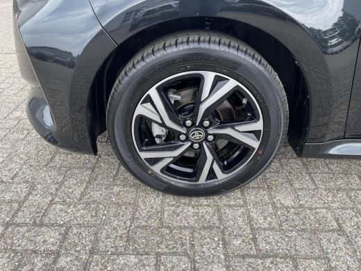 Toyota Yaris 1.5 Hybrid 115 First Edition ActivLease financial lease