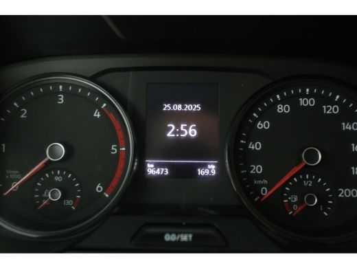 Volkswagen Crafter 35 2.0 TDI L3H2 | 140PK | DC | 7-Zits | 3000kg Trekhaak | Airco | Cruise | Camera | Carplay | Par... ActivLease financial lease