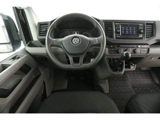 Volkswagen Crafter 35 2.0 TDI L3H2 | 140PK | DC | 7-Zits | 3000kg Trekhaak | Airco | Cruise | Camera | Carplay | Par... ActivLease financial lease