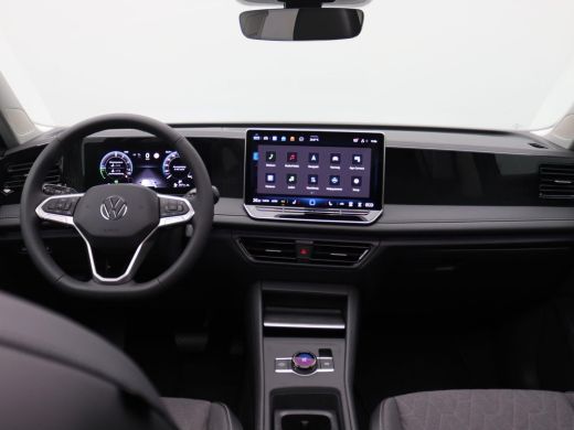 Volkswagen Tiguan 1.5 eHybrid Life Edition 204PK DSG Pano-Schuifdak, Trekhaak, 19" LM Velgen, Adaptieve Cruise Cont... ActivLease financial lease