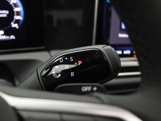 Volkswagen Tiguan 1.5 eHybrid Life Edition 204PK DSG Pano-Schuifdak, Trekhaak, 19" LM Velgen, Adaptieve Cruise Cont... ActivLease financial lease