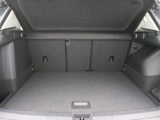 Volkswagen Tiguan 1.5 eHybrid Life Edition 204PK DSG Pano-Schuifdak, Trekhaak, 19" LM Velgen, Adaptieve Cruise Cont... ActivLease financial lease