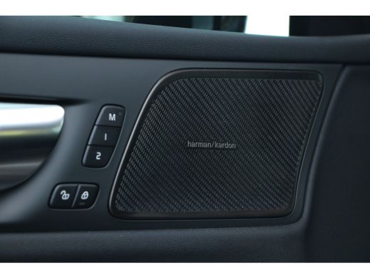 Volvo  V60 2.0 T6 Plug-in hybrid AWD Plus Dark | Harman Kardon | Sportstoelen | 360° Camera | Trekhaak | Ele... ActivLease financial lease