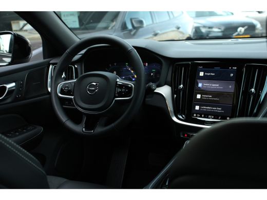 Volvo  V60 2.0 T6 Plug-in hybrid AWD Plus Dark | Harman Kardon | Sportstoelen | 360° Camera | Trekhaak | Ele... ActivLease financial lease