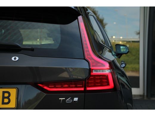 Volvo  V60 2.0 T6 Plug-in hybrid AWD Plus Dark | Harman Kardon | Sportstoelen | 360° Camera | Trekhaak | Ele... ActivLease financial lease