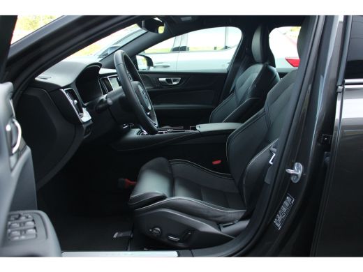 Volvo  V60 2.0 T6 Plug-in hybrid AWD Plus Dark | Harman Kardon | Sportstoelen | 360° Camera | Trekhaak | Ele... ActivLease financial lease